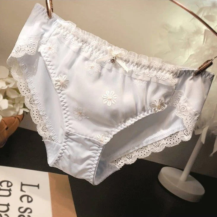 QS Daisy Embroidered Panties