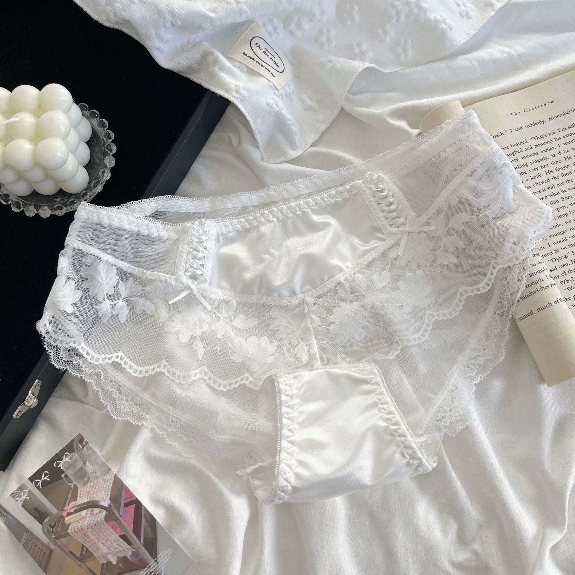 QS Double-sided Bow Lace Panties